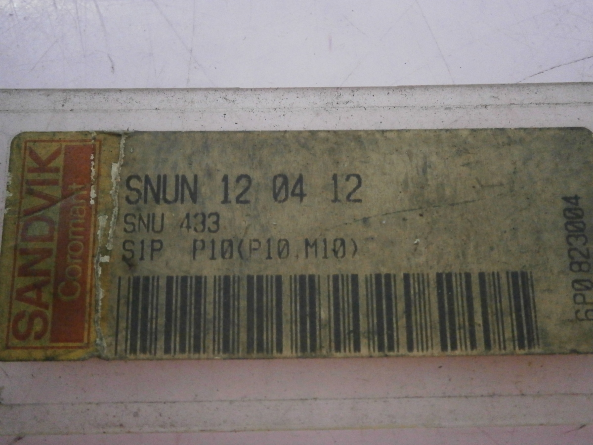 I757 サンドビック チップ SNUN120412 S1P P10 9個 未使用品_画像1