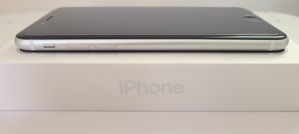iPhoneSE2 128GB White アイフォンSE 2 第2世代 ホワイト 白 docomo au softbank SIMフリー SIMロック解除済み 一括購入 残債無し 電池80%の画像6