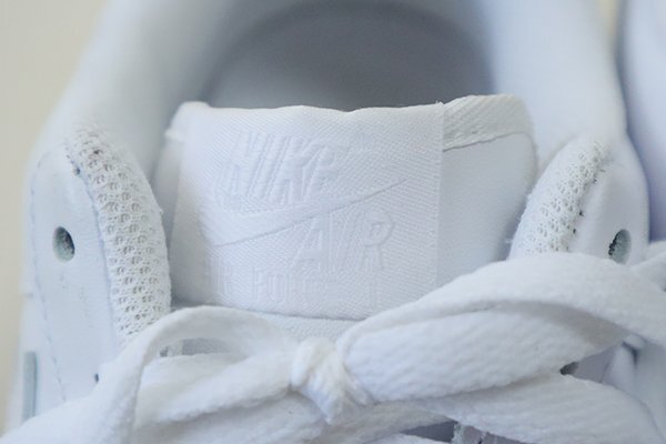 美品★ NIKE ナイキ ◆ AIR FORCE 1 '07 WHITE GUM (DJ2739-100) 白 26cm スニーカー 靴 ◆ZZ2_画像7