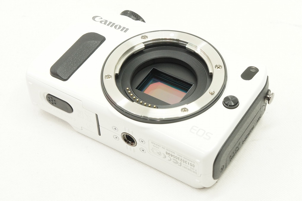【適格請求書発行】美品 Canon キヤノン EOS M + EF-M 18-55mm IS STM レンズキット ミラーレス ホワイト 元箱付【アルプスカメラ】240505n_画像4