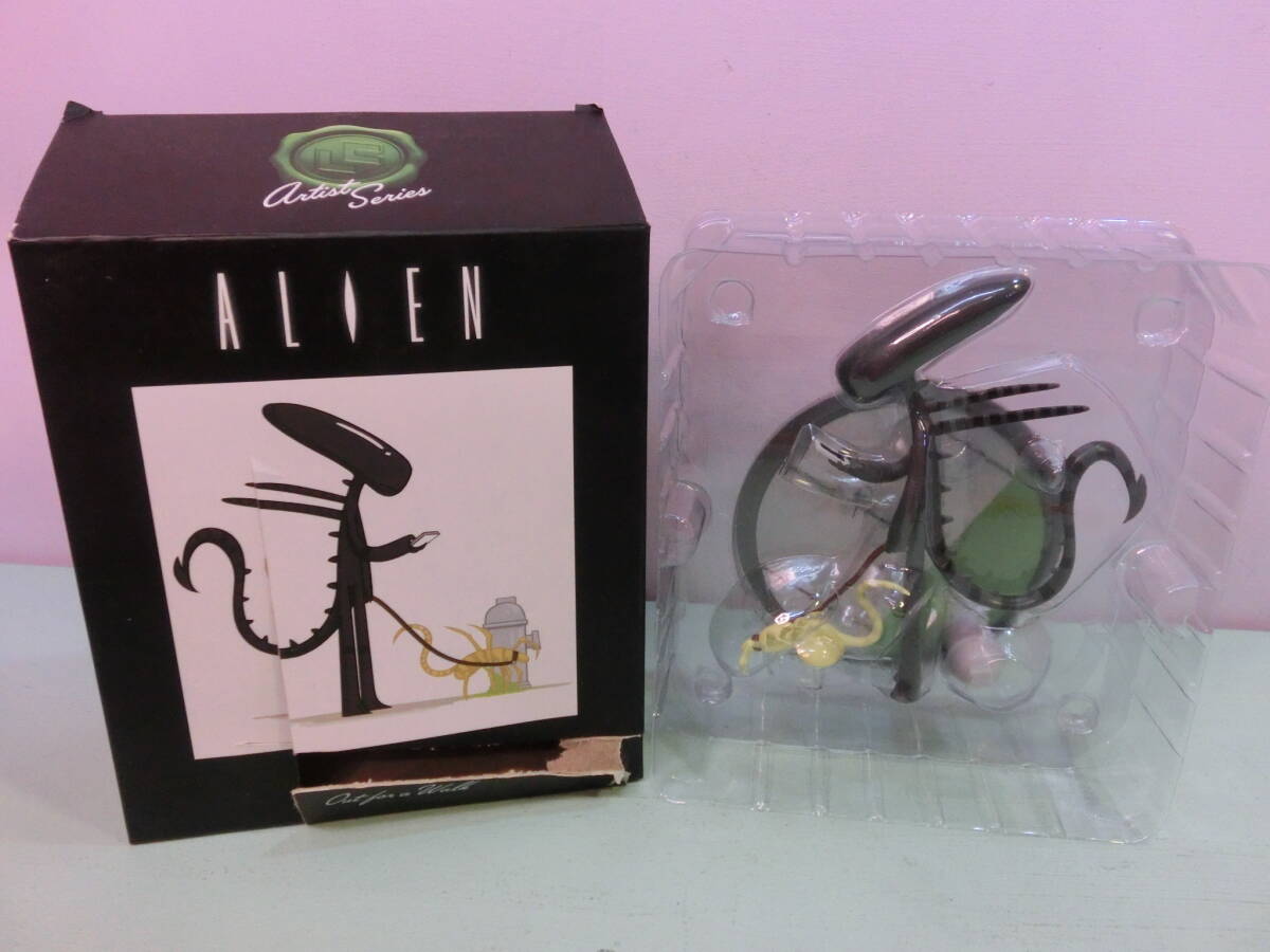  movie Alien big tea p face Hugger lootcrate Jo3Bot artist figure ornament Alien Next Door figure Joey Spiotto