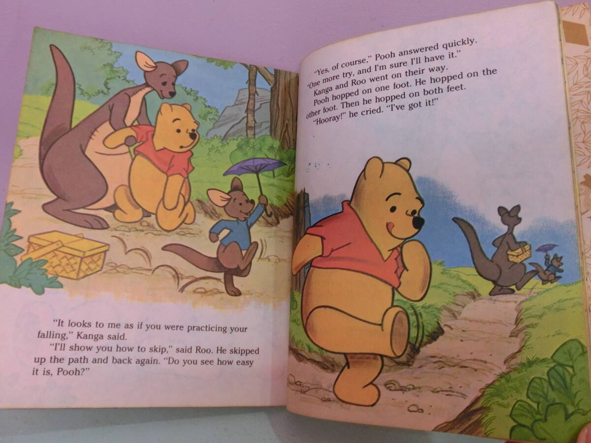 くまのプーさん 1980年 ビンテージ 洋書 絵本 24ページ Winnie the Pooh 本 vintage book ディズニー リトルゴールデンブック_画像3