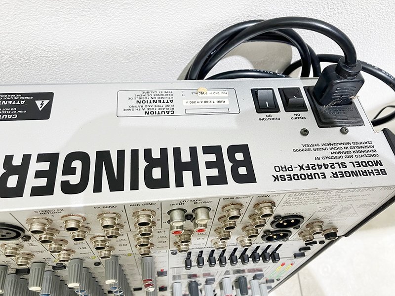 [..]MD000BOD12 BEHRINGER EURODESK SL2442FX-PRO analog mixer 24 channel Behringer 