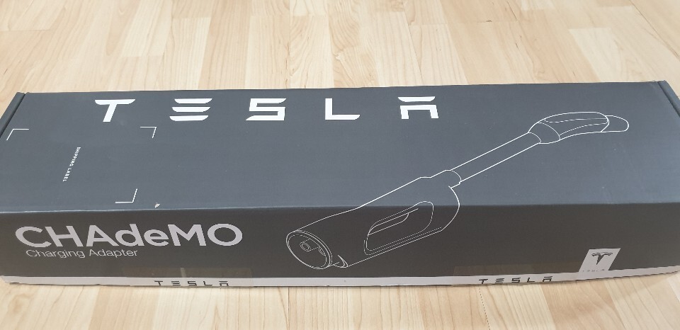 TeslaテスラCHAdeMOチャデモアダプター新品未使用の画像1