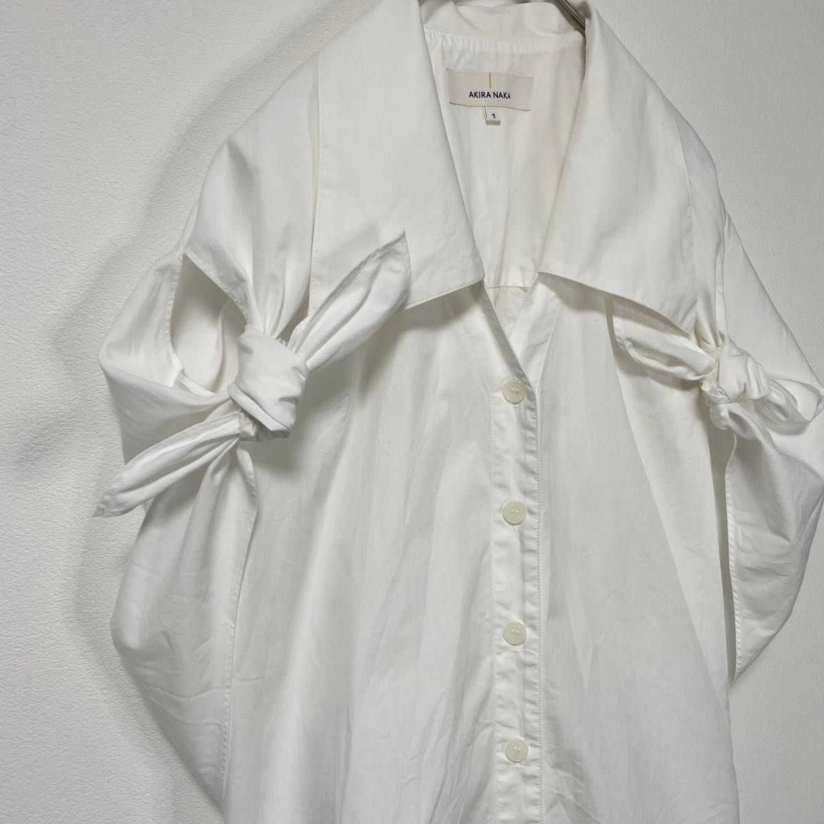 AKIRA NAKA アキラナカ✨フラワー ブラウス 38 フリル ホワイト AKIRA NAKA アキラナカGwen shirt サイズ1 ホワイト ブラウス
