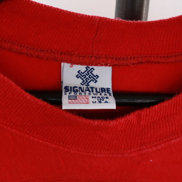 i219 90sビンテージ SIGNATURE ナンバリングTシャツ■1990年代製 表記2XLサイズ RED USA製 GRIZZLIES アメカジ 古着 古着卸 80s 70s_画像3