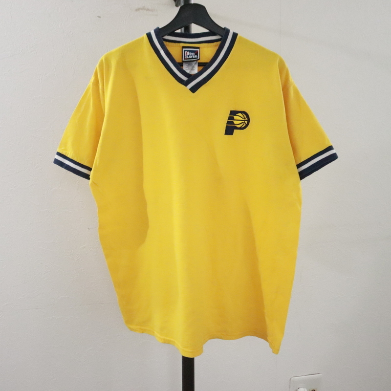 N361 2000年代製 PROPLAYER 半袖Tシャツ NBA ペイサーズ■00s 表記Lサイズ イエロー 黄色 Vネック 刺繍 アメカジ ストリート 古着 古着卸の画像1