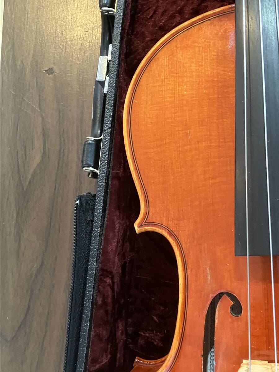バイオリン【楽器店出品】「modern art」4/4サイズ　2015年製　完全整備済！　新品弓とケースが付属でオークション限定の価格に！_画像4