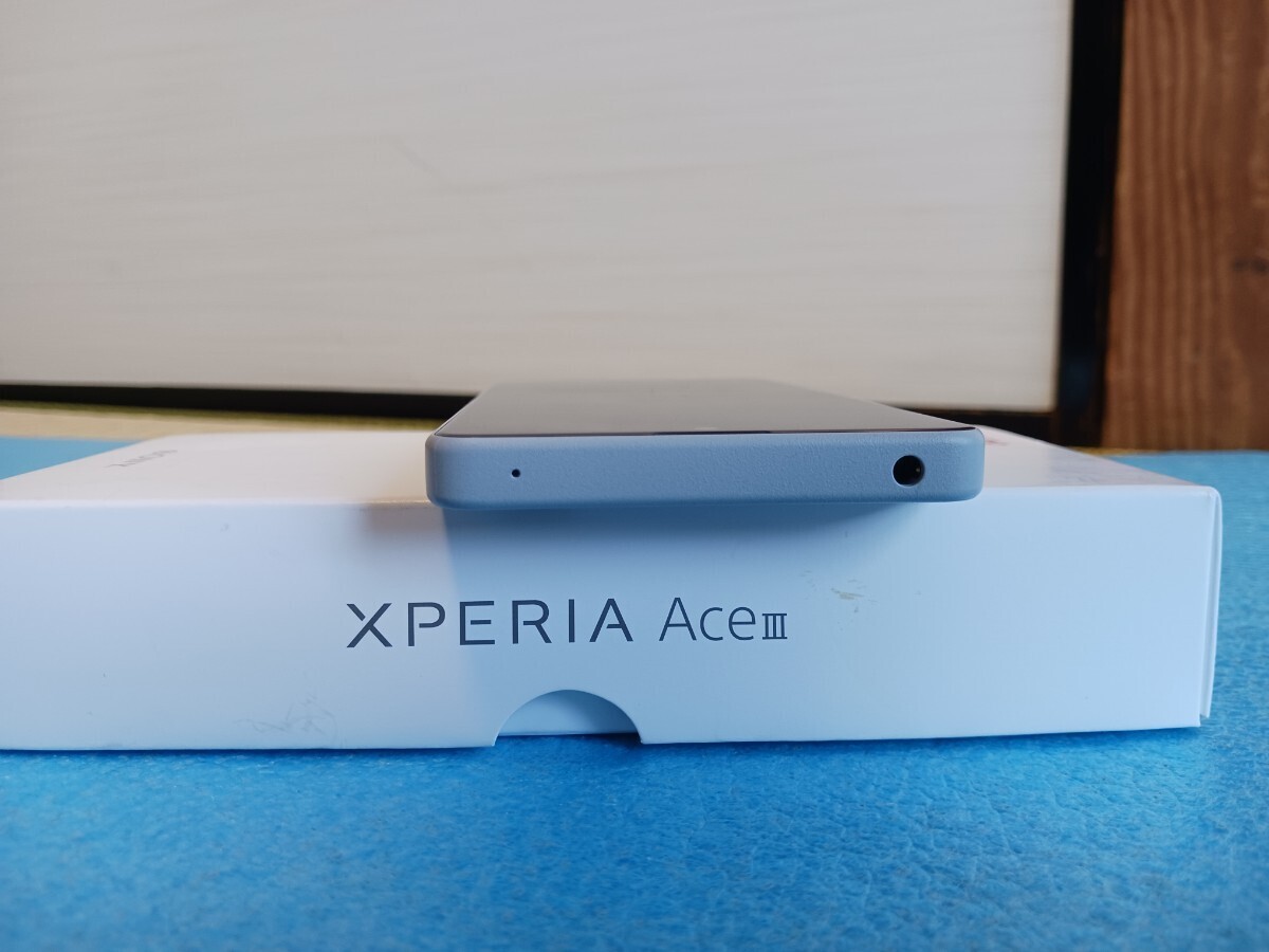 美品 送料込 Xperia Ace III SO-53C グレー SIMロック解除済み バッテリー 良好 ACE3 白ロム SIMフリー 2