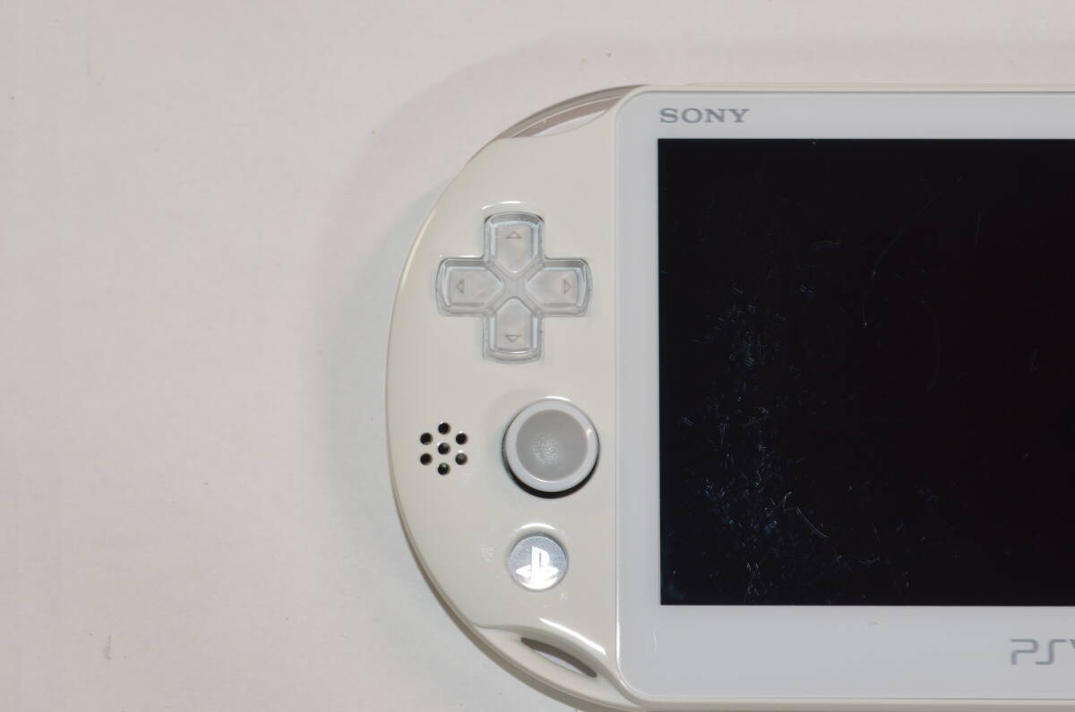 ★ソフト付き 動作良好★vita 本体 ホワイト pch-2000★white★Play Station ps vita ヴィータ ビータ★_画像4