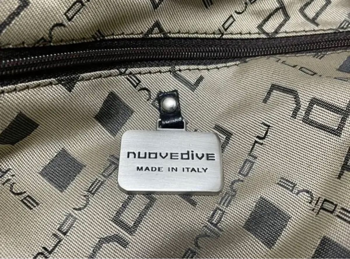 nuovedive   ヌーヴェディーヴェ　ショルダーバッグ　イタリア製