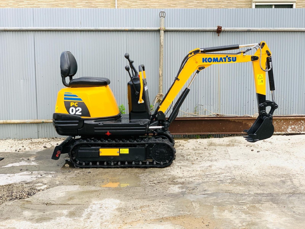 コマツ Komatsu PC02-1A ■370時間 ■0.3トン■ゴムキャタ新品■パターン切替■シート新品■ 即決の場合300km発送無料■下取買取可能千葉県_画像5