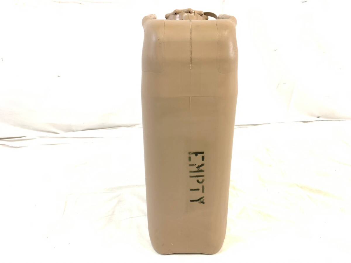 米軍放出品】☆未使用品 フューエルタンク 燃料タンク ジェリカン 5GAL 20L ポリタンク キャンプ アウトドア (120) ☆XD16JK-4#24_画像4