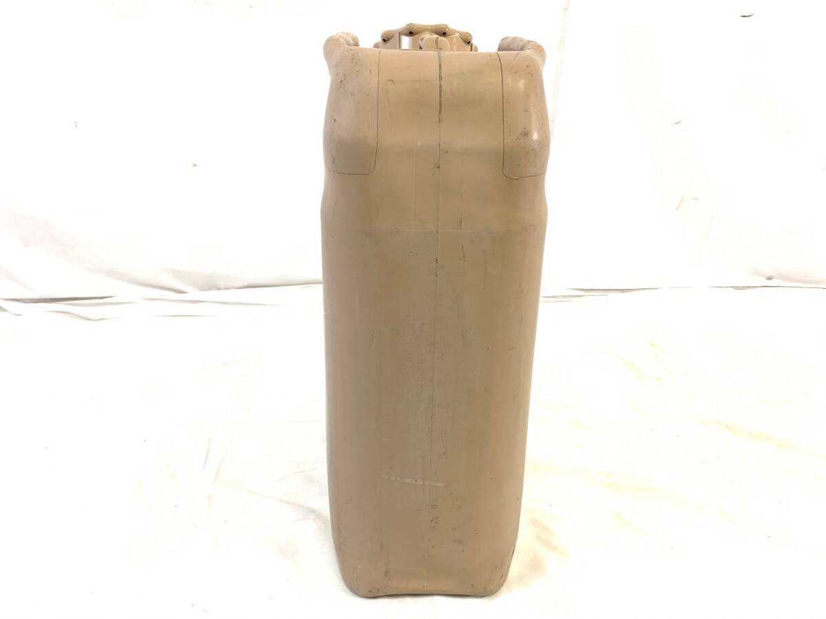 【米軍放出品】☆未使用品 フューエルタンク 燃料タンク ジェリカン 5GAL 20L ポリタンク キャンプ アウトドア (120) ☆XD16JK-5#24_画像4