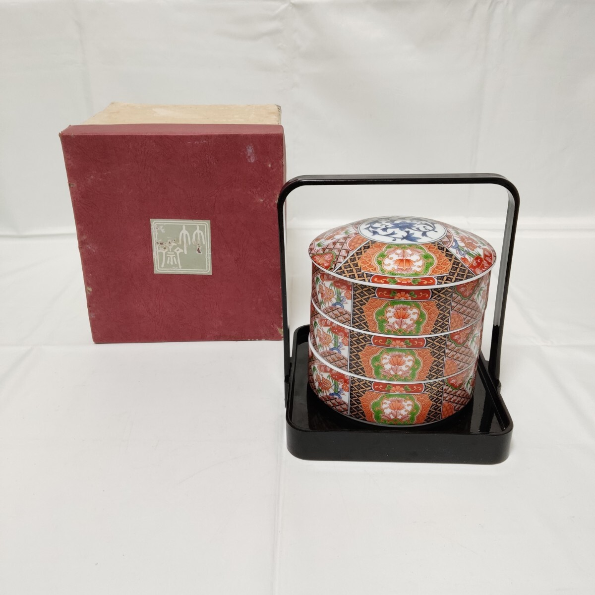 Sanyo ceramics dragon . kiln .. old Imari hand tray attaching three step -ply gold paint red . overglaze enamels circle -ply three-ply box rare Japanese-style tableware box attaching [ beautiful goods ]