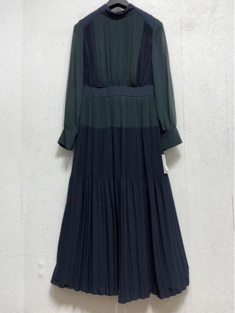 新品☆Mグリーン系♪プリーツ＆透け感袖♪デザインワンピース♪結婚式・パーティ☆a279