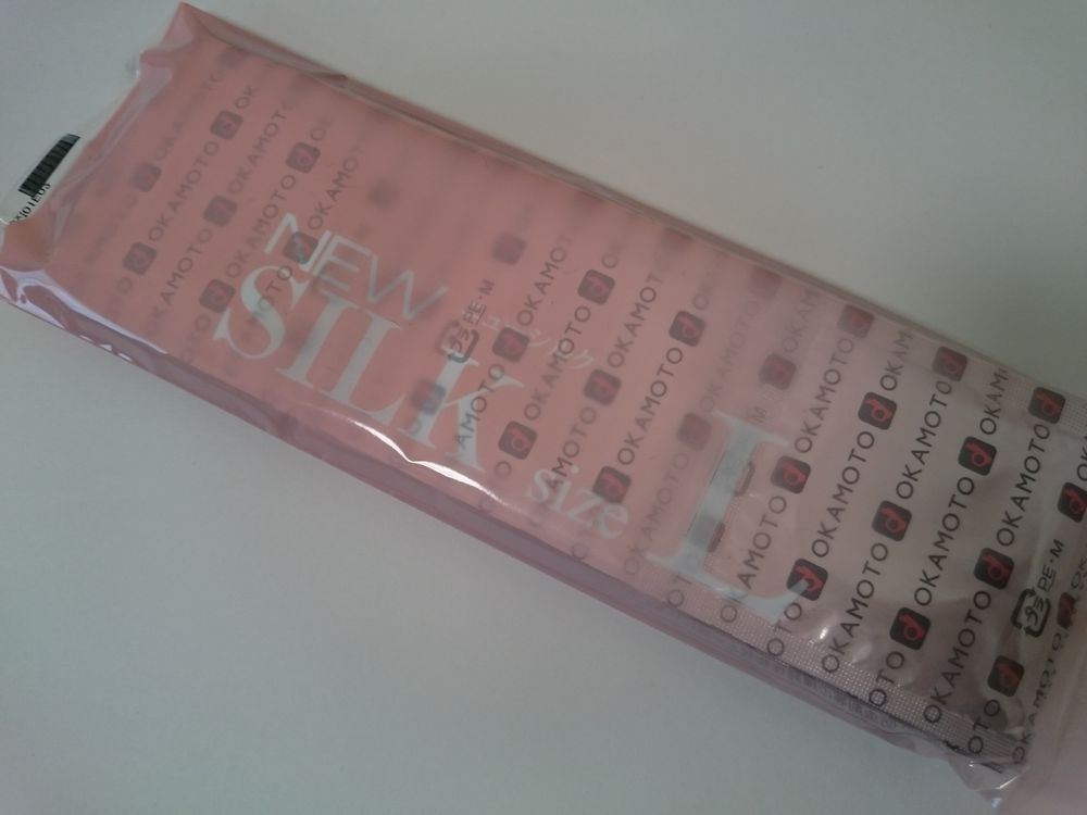 【送料無料】オカモト コンドーム Lサイズ(37mm) ６０個（５袋） ニューシルクL