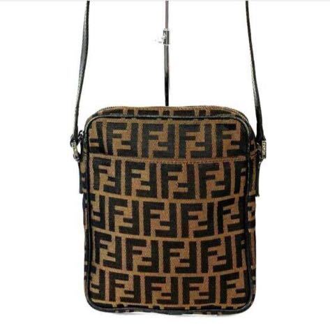 FENDI フェンディ ズッカ柄 ショルダーバッグ レディース FENDI フェンディ ズッカ柄 ショルダーバッグ レディース