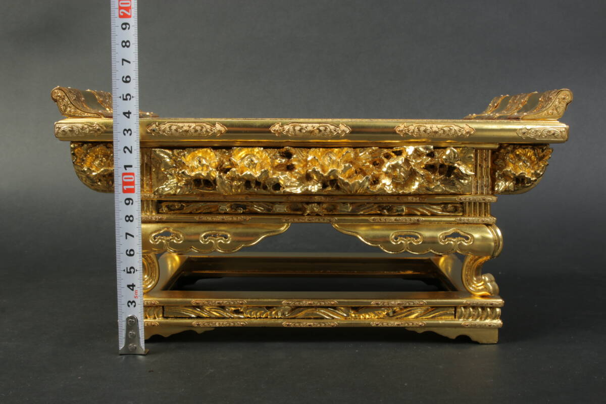 5886 寺院 焼香机 上卓 経机 10寸 10号 30x18x16 総金箔押金具打 5886 寺院 焼香机 上卓 経机 10寸 10号 30x18x16 総金箔押金具打