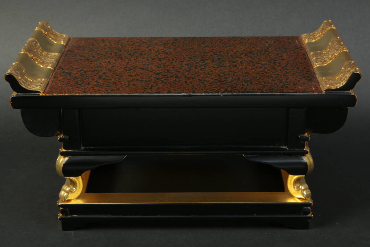 5886 寺院 焼香机 上卓 経机 10寸 10号 30x18x16 総金箔押金具打 5886 寺院 焼香机 上卓 経机 10寸 10号 30x18x16 総金箔押金具打