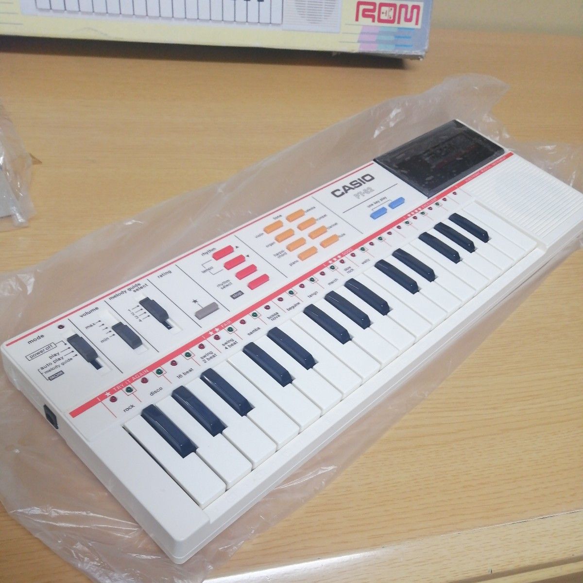 ほぼ新品】CASIO PT-82 ミニキーボード 電子キーボード カシオ ほぼ新品】CASIO PT-82 ミニキーボード 電子キーボード カシオ