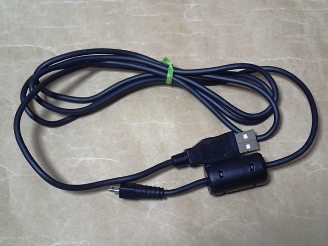 〈 OLYMPUS 本体内充電用ACアダプター F-2AC USBケーブル CB-USB7 〉_画像3