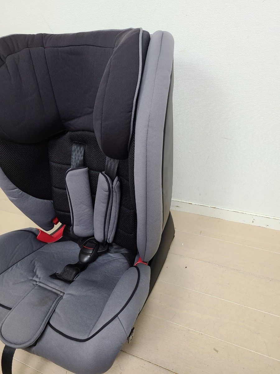 チャイルドシート　1才～11才　　ISOFIX　ジュニアシート