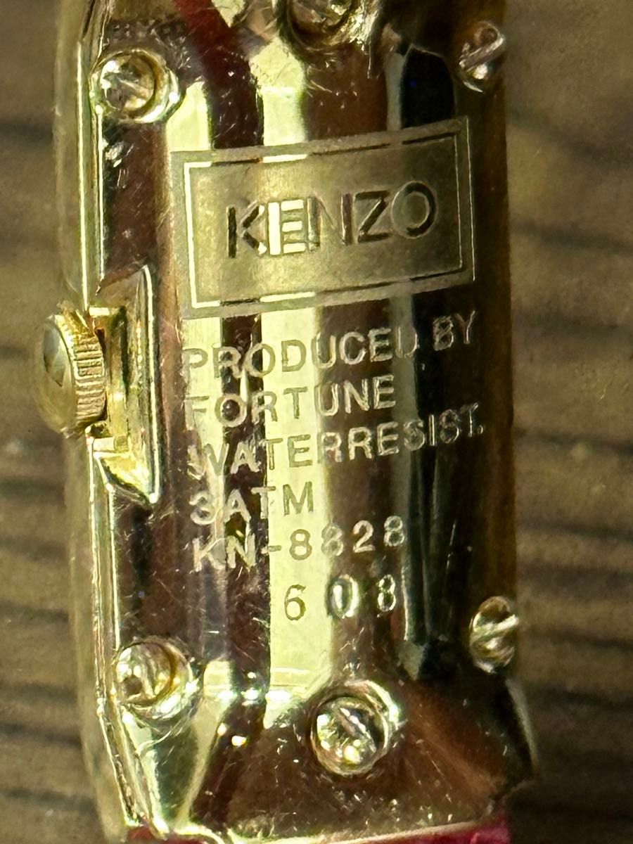 ケンゾー　アンティーク　ヴィンテージ　レディース　クオーツ　ゴールド/レッド　腕時計　KENZO  電池新品！