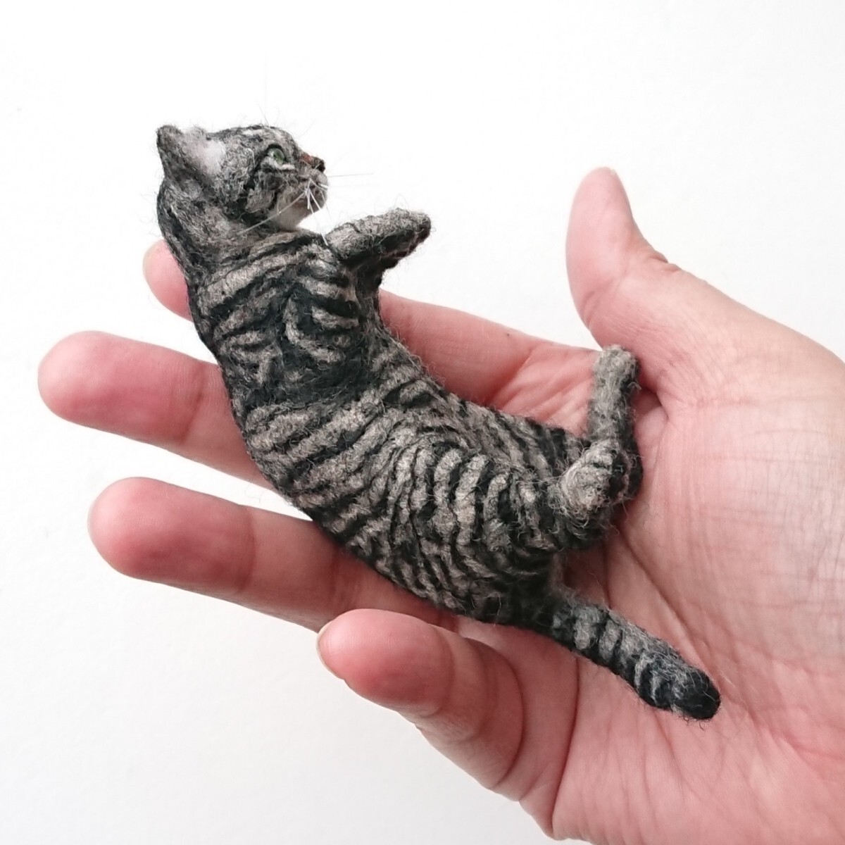 羊毛フェルト猫 うちの猫(かぎ) ハンドメイドの画像3