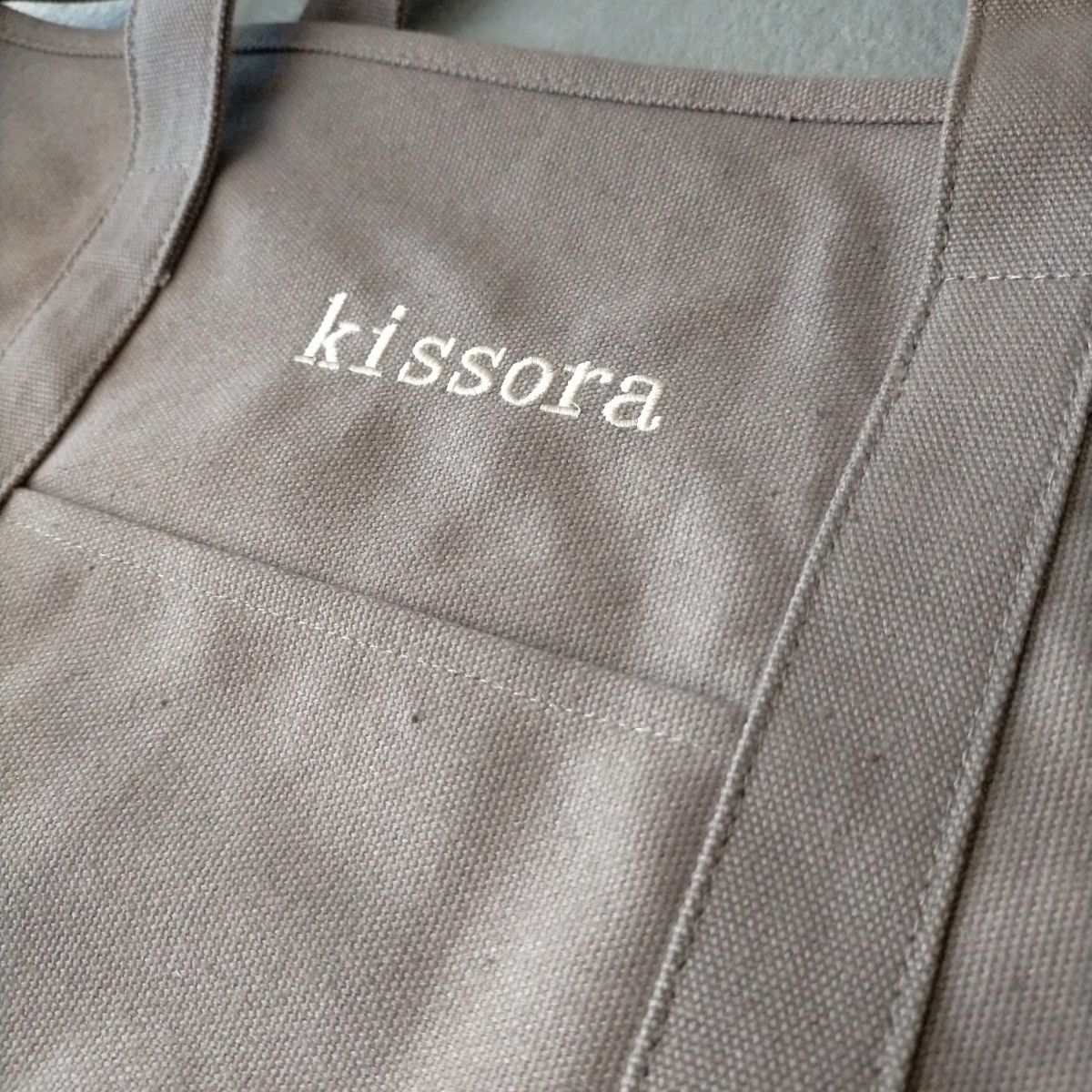 キソラ　kissora　レディース　トートバック　ショルダーバッグ　新品たて　３２．５センチよこ　５１センチマチ　１６センチ