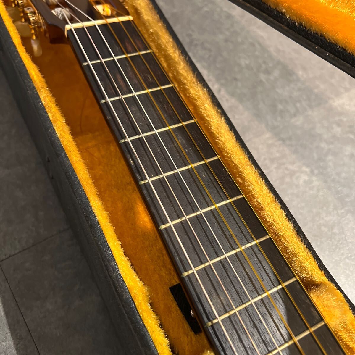 【希少】 tarrega guitar DE GUITARRAS 04 クラシックギター ギター 弦楽器 ハードケース付き 160サイズ（24）_画像8