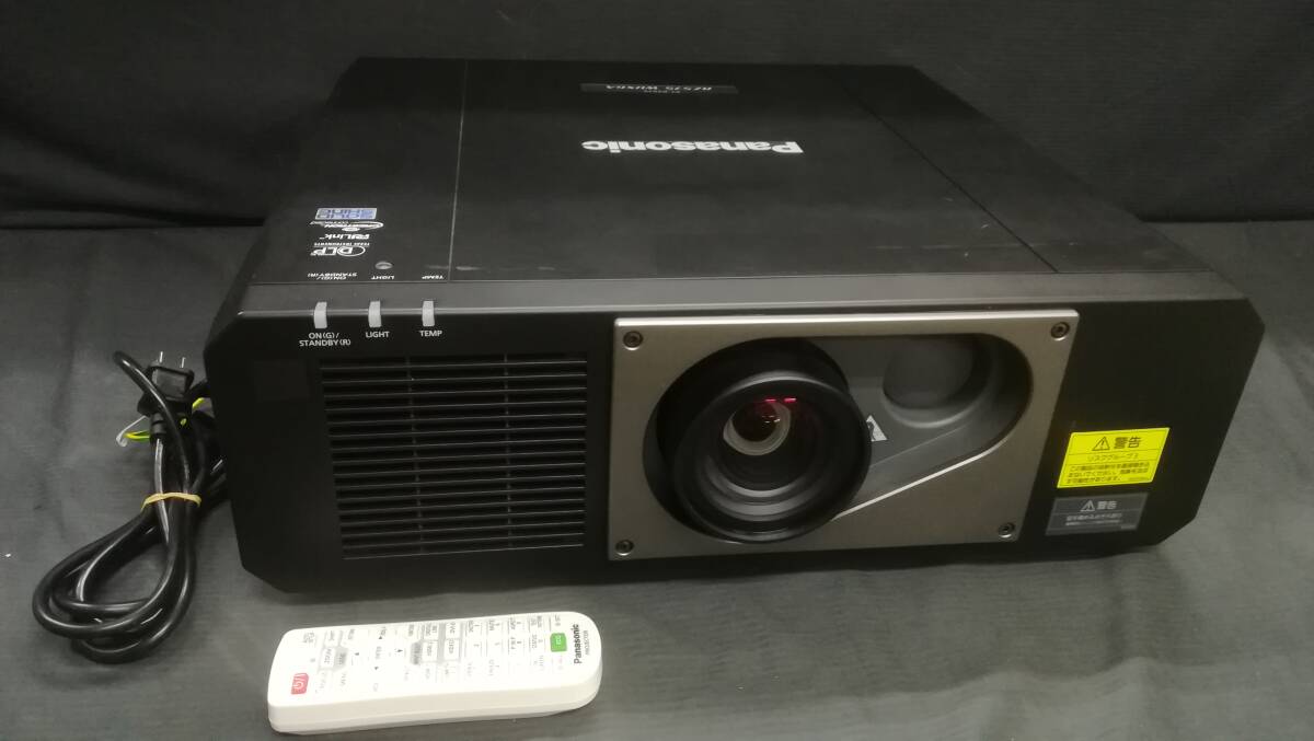 【動作品♪】Panasonic パナソニック PT-RZ575J DLP プロジェクター 5200ルーメン_画像1