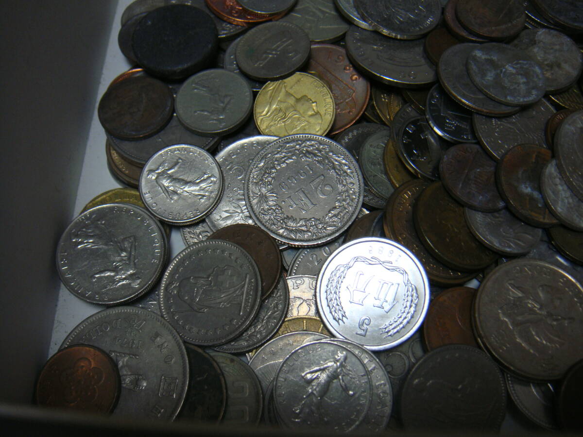 ◇外国コイン　色々　フランス　中国　シンガポール　約２ｋｇ◇_画像4