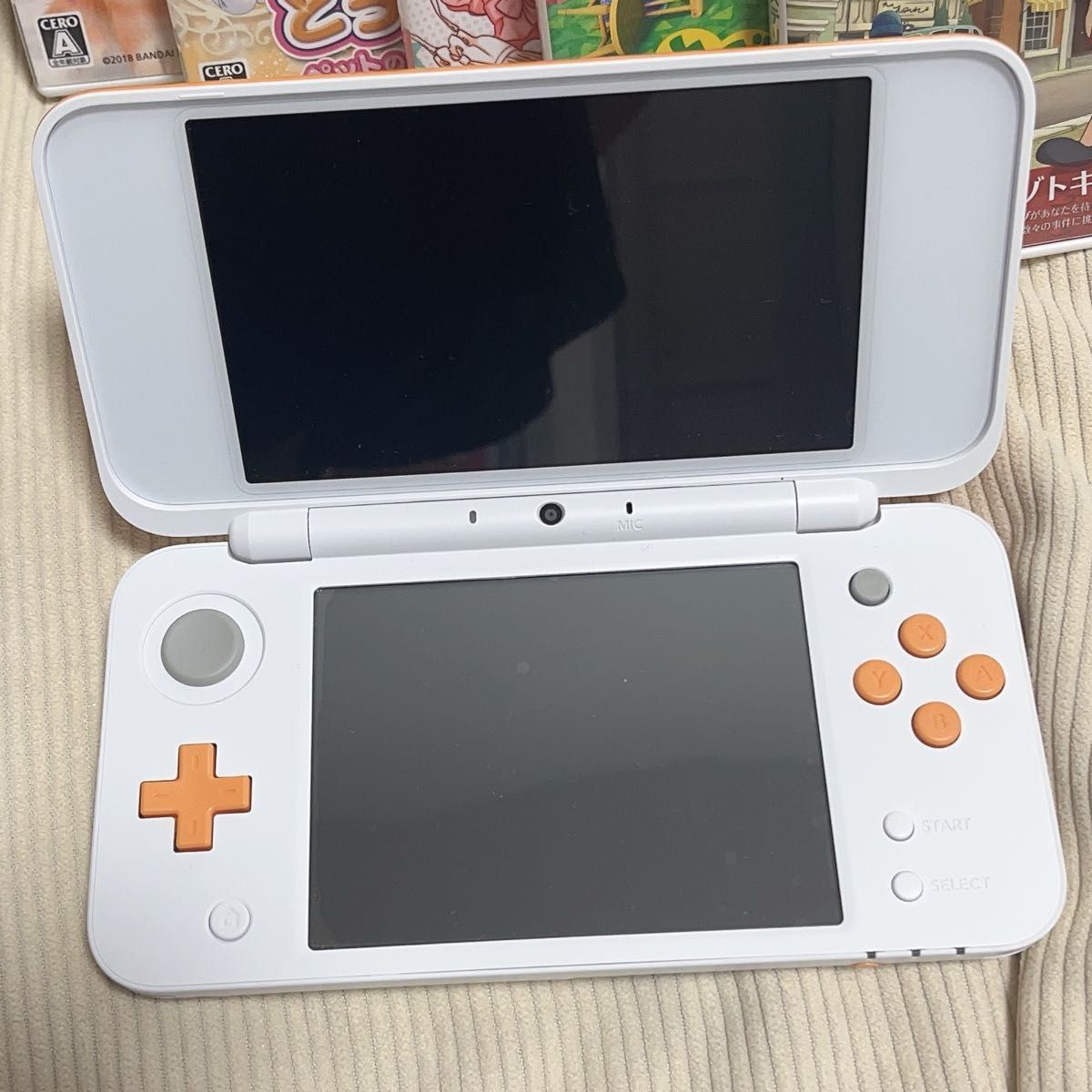 ラスト　レア　お得　美品　Newニンテンドー2DS LL ホワイトオレンジ　 NINTENDO 任天堂  ソフト5本 3DS LL