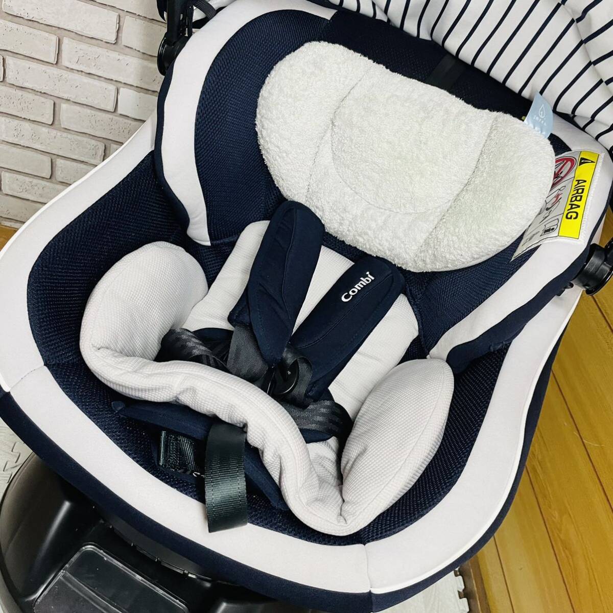  prompt decision use 4 months beautiful goods combikru Move Smart ISOFIX navy child seat postage included 5400 jpy . discounted lavatory settled combination Jk