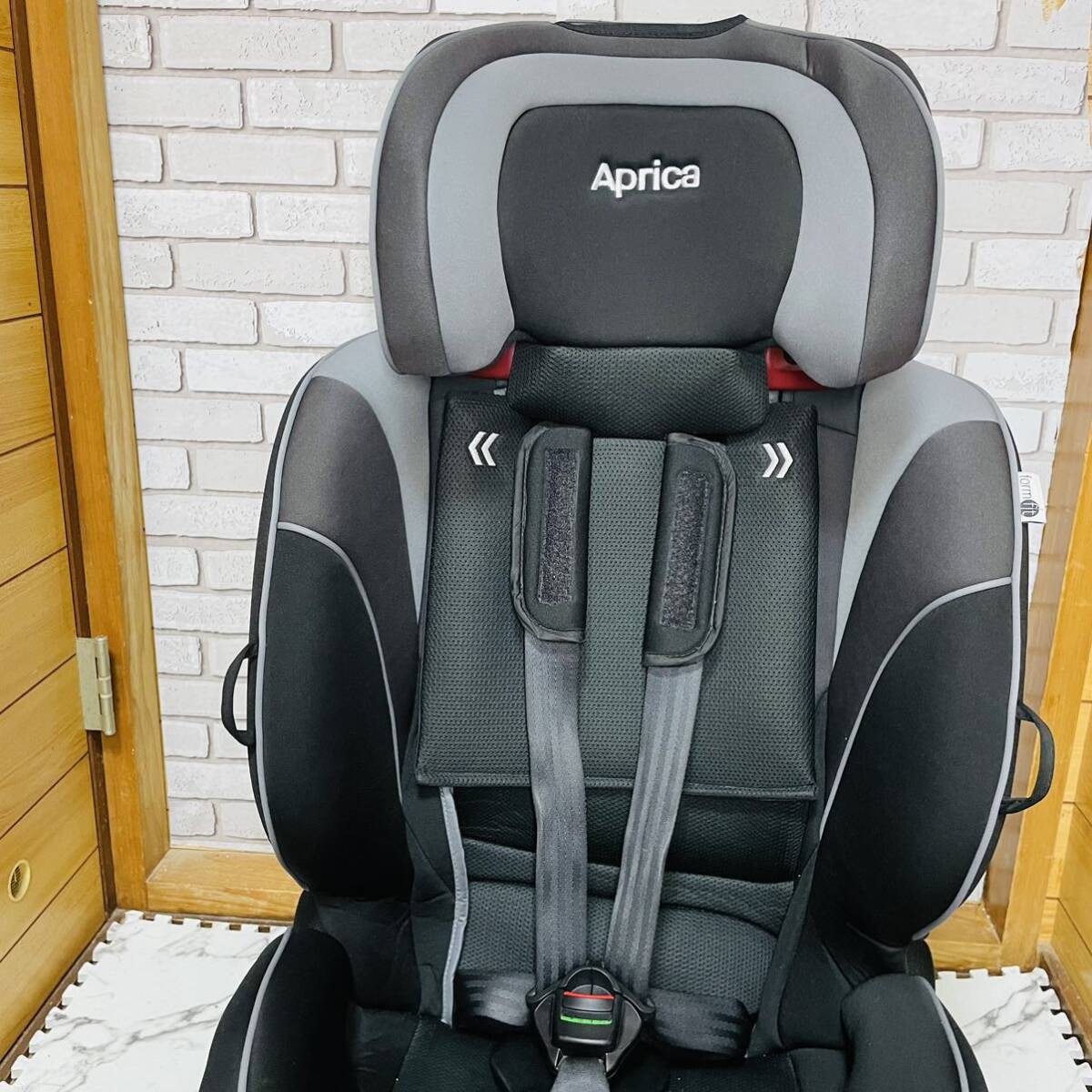  быстрое решение использование 4 месяцев прекрасный товар Aprica пена Fit ISOFIX детское сиденье включая доставку 5000 иен . снижена цена кто раньше, тот побеждает уборная settled Aprica