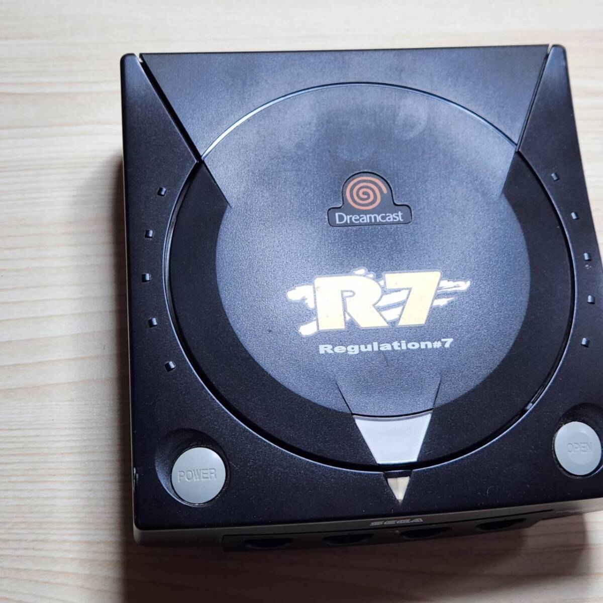 ☆SEGA セガ Dreamcast ドリームキャスト Regulation 7 R7 HKT-3000 ゲーム機 箱/取説/コントローラ/コード付(中古品/現状品/保管品)☆_画像2