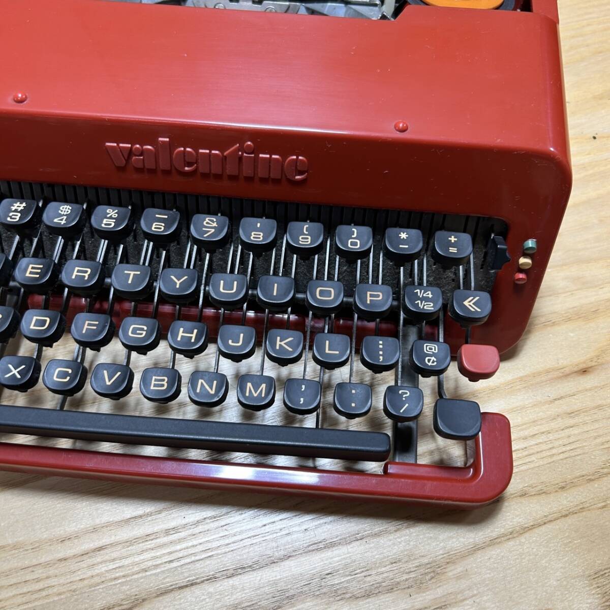 ☆Olivetti valentine オリベッティ バレンタイン タイプライター レッド ヴィンテージ(中古品/現状品/保管品)☆_画像4