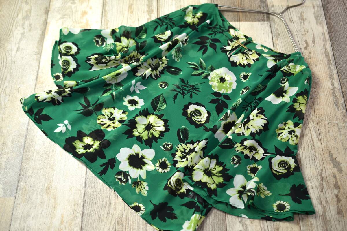  Pinky & Diane PINKY & DIANNE flair sleeve flower flower pattern chiffon pull over blouse size 38 green color 
