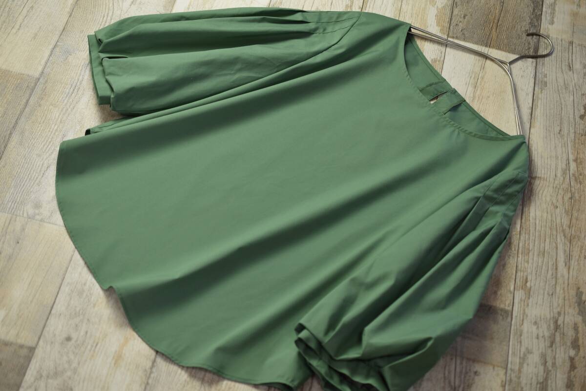 DoCLASSE ドゥクラッセ ボリューム袖プルオーバーブラウス 大きいサイズ15 緑色_画像3