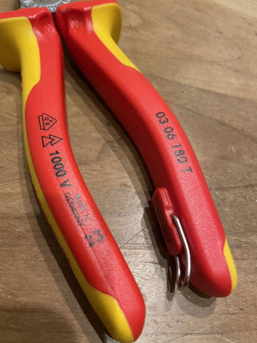 ＫＮＩＰＥＸ　０３０６－１８０　絶縁ペンチ　１０００Ｖ 0306180 クニペックス _画像5