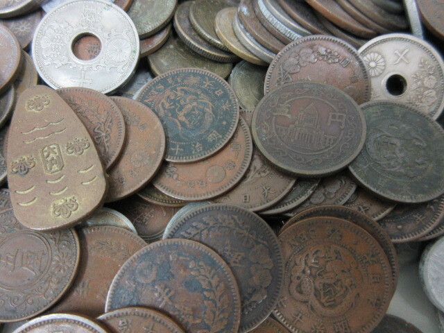 古銭まとめて 約2,200g 銀貨 銅貨など 日本の古銭約2.2kg #58732～ の画像3