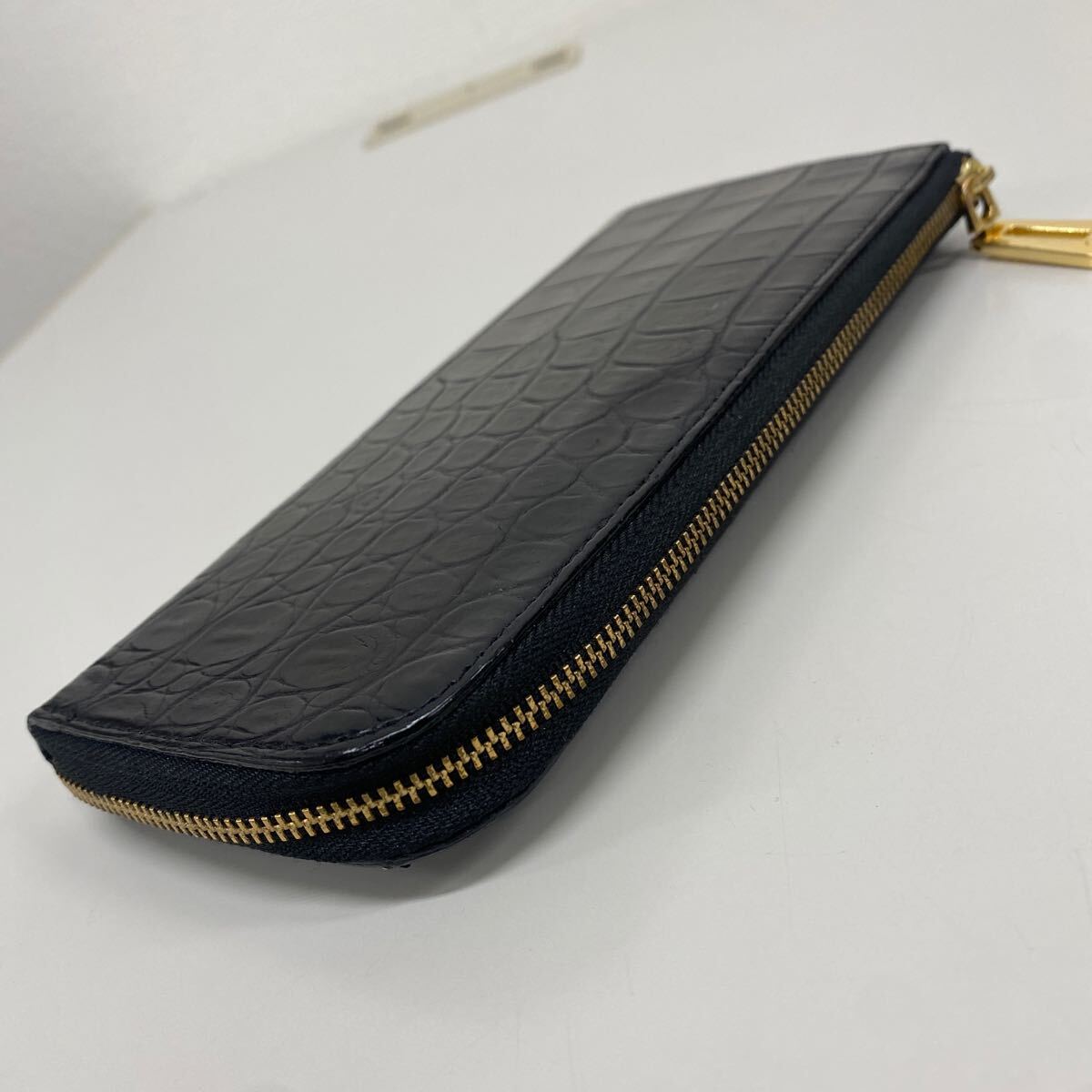 1 jpy ~ beautiful goods faruchi New York Falchi New York black ko type pushed . light inset purse L character Zip Gold black L character fastener long wallet selling out 