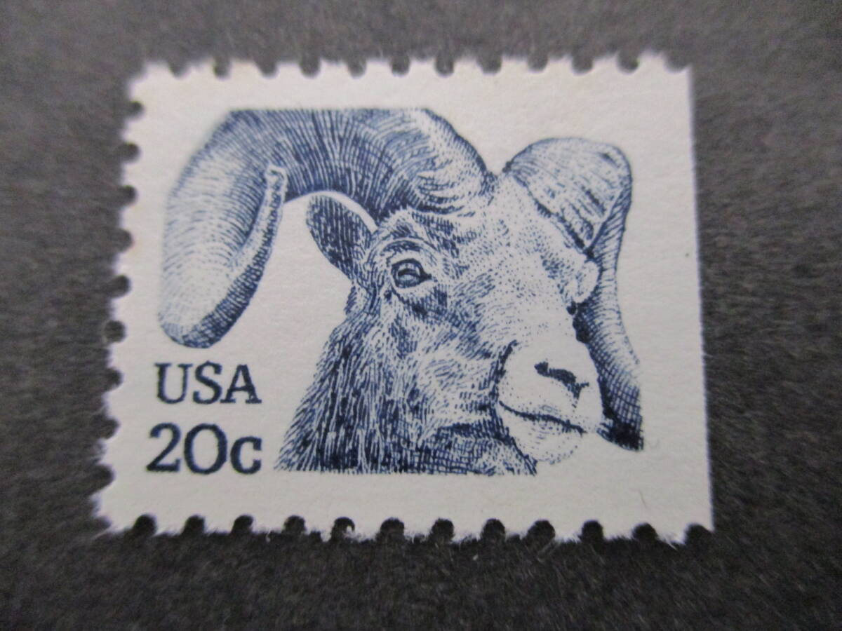 *** America 1982 year [ oo tsuno sheep 20C stamp .pe-n division ] single one-side unused glue less ***
