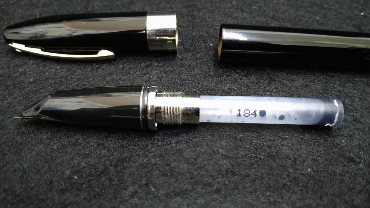 k1346 万年筆 SHEAFFER シェーファー ペン先18K 750刻印 レザーケース付き 使用可否不明 中古品 現状品 100サイズ発送_画像5