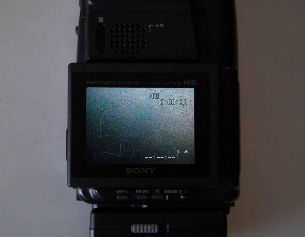 SONY Handycam видео камера CCD-SC7 Junk ( зарядное устройство * дистанционный пульт др. аксессуары приложен )