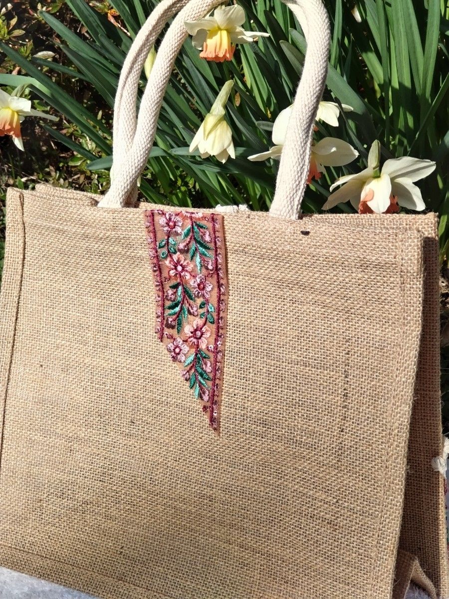 インド刺繍リボン　ハンドメイド　ジュートバッグ　中サイズ　トートバッグ