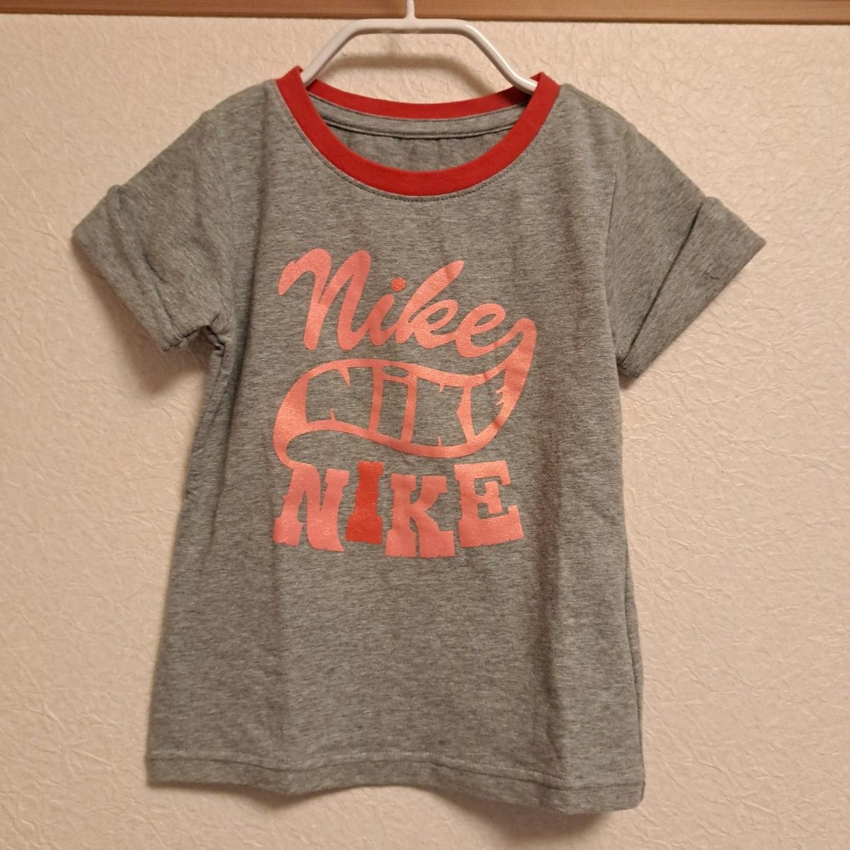 ナイキ　NIKE 半袖Tシャツ グレー　キッズ　 Tシャツ