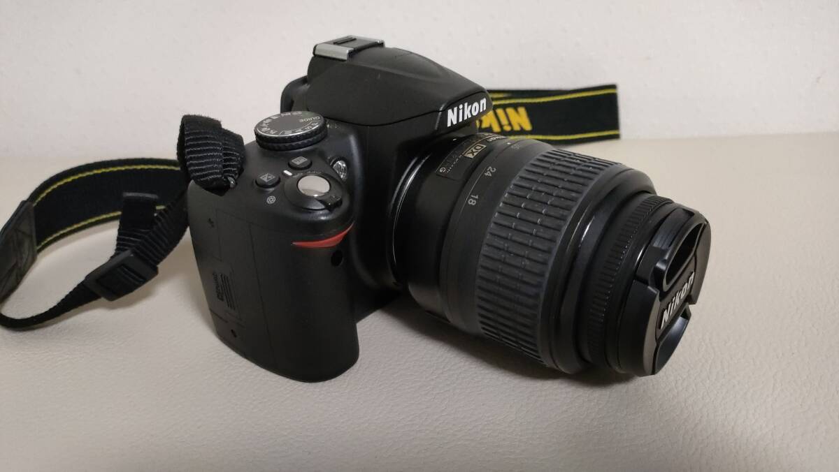 Nikon ニコン D3000 デジタル一眼レフカメラ レンズ付き_画像1