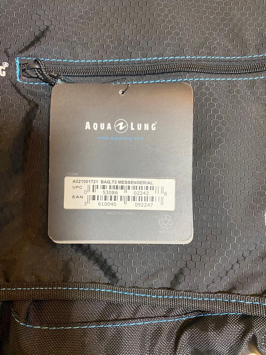 アクアラングのショルダーバッグです。新品未使用です。
